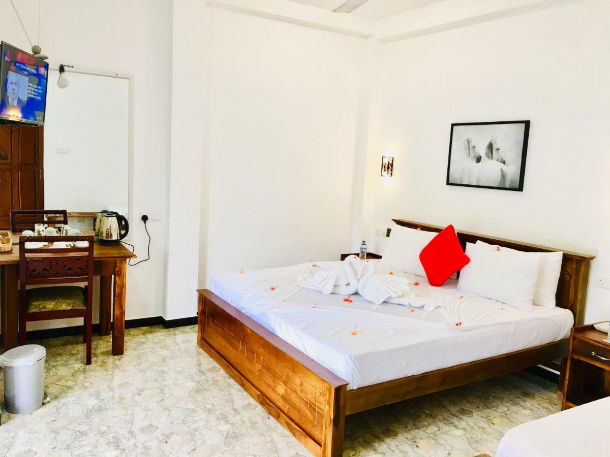 Jenushi Homestay Kandy Dış mekan fotoğraf