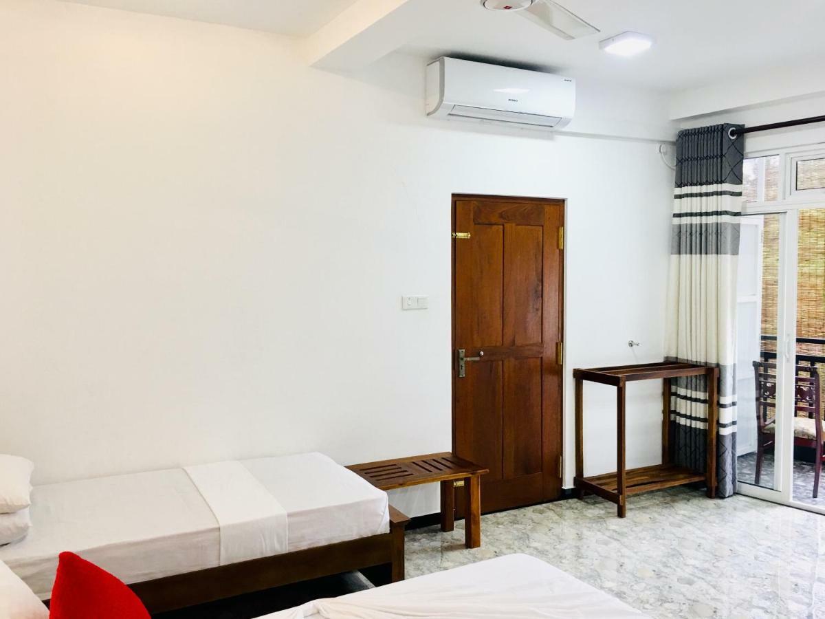 Jenushi Homestay Kandy Dış mekan fotoğraf