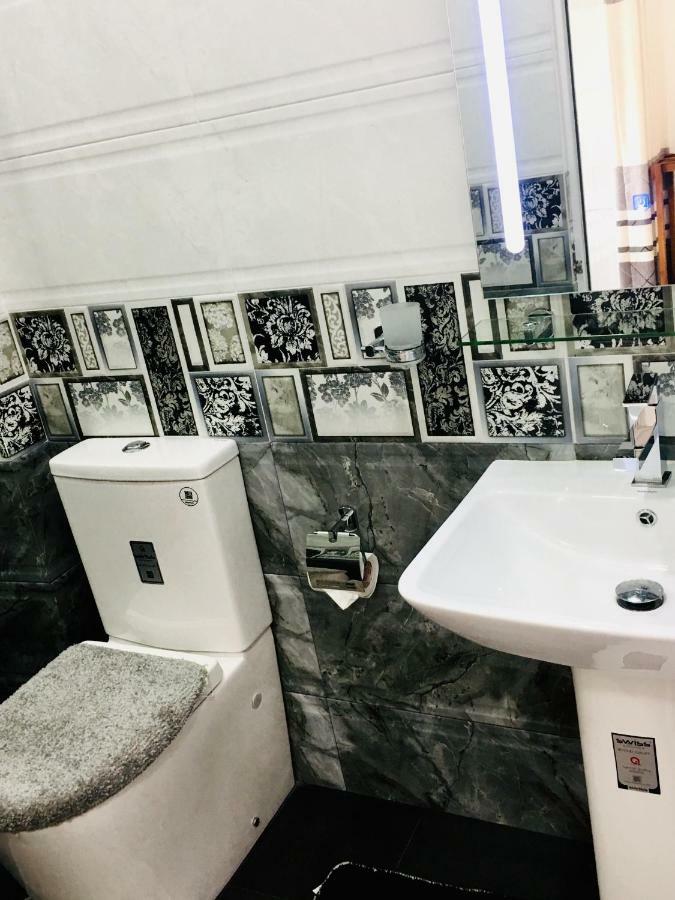 Jenushi Homestay Kandy Dış mekan fotoğraf
