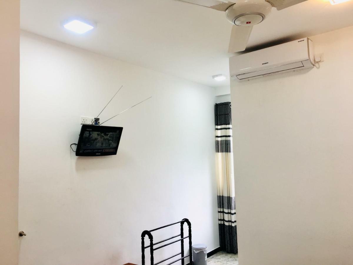 Jenushi Homestay Kandy Dış mekan fotoğraf