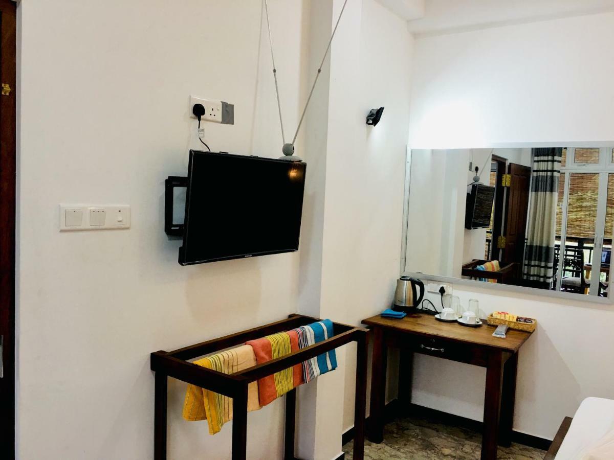 Jenushi Homestay Kandy Dış mekan fotoğraf