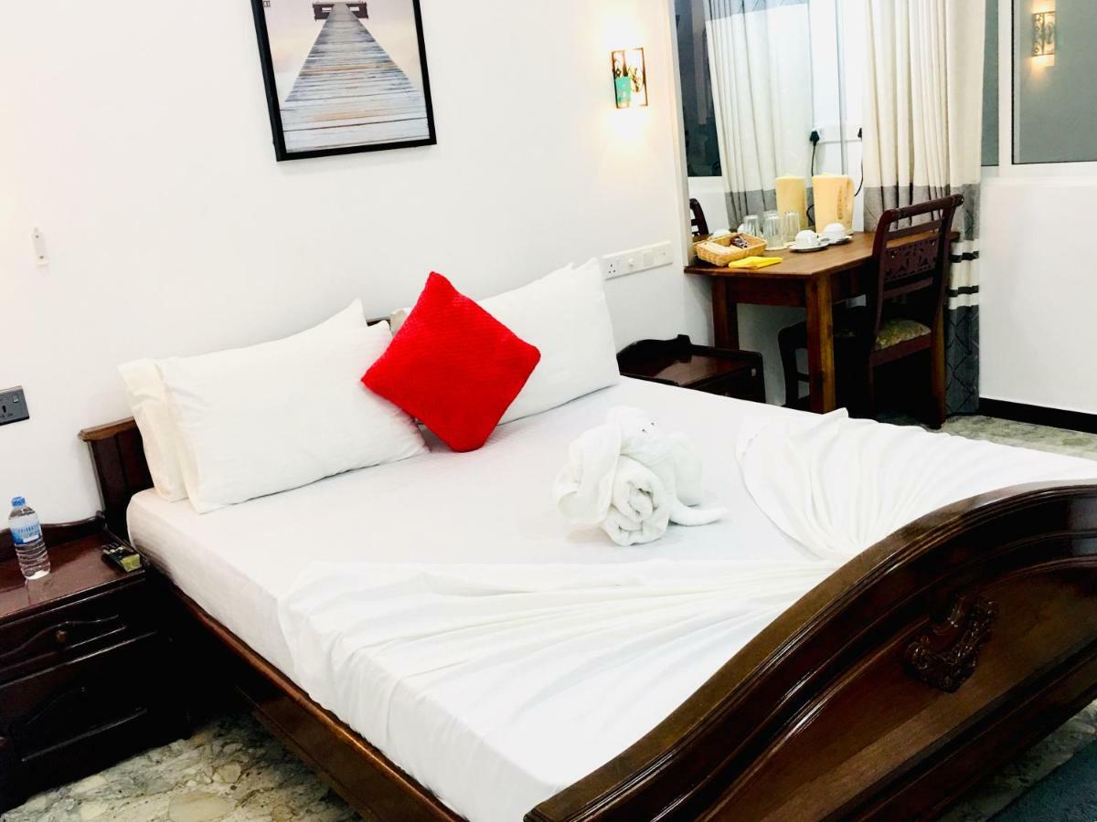 Jenushi Homestay Kandy Dış mekan fotoğraf