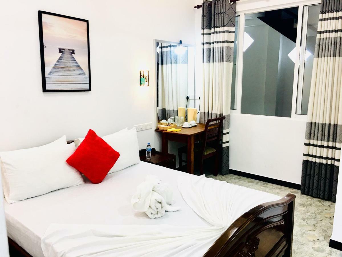 Jenushi Homestay Kandy Dış mekan fotoğraf