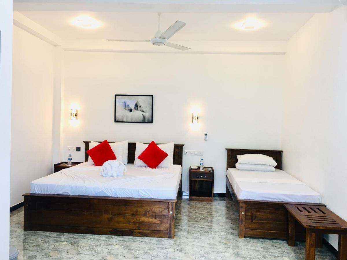 Jenushi Homestay Kandy Dış mekan fotoğraf