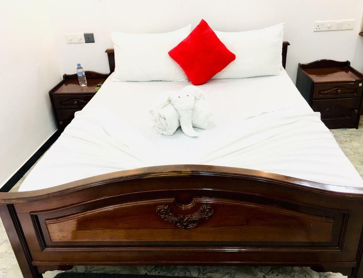 Jenushi Homestay Kandy Dış mekan fotoğraf